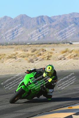 media/Jan-10-2025-CVMA Friday Practice (Fri) [[489e0da257]]/Group 4 and Trackday/Session 2 (Turn 4 Inside)/